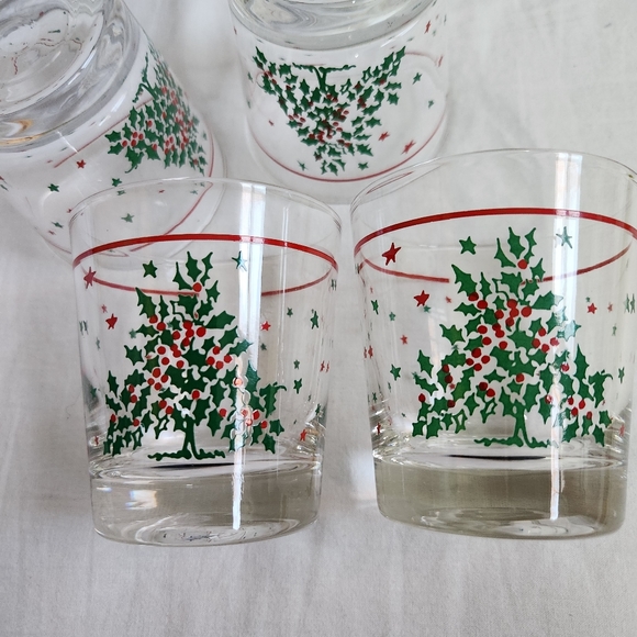 Vintage Christmas Holly Berry Leaf Tree Star Stars Glasses Set of 4 10oz Red - Picture 7 of 7